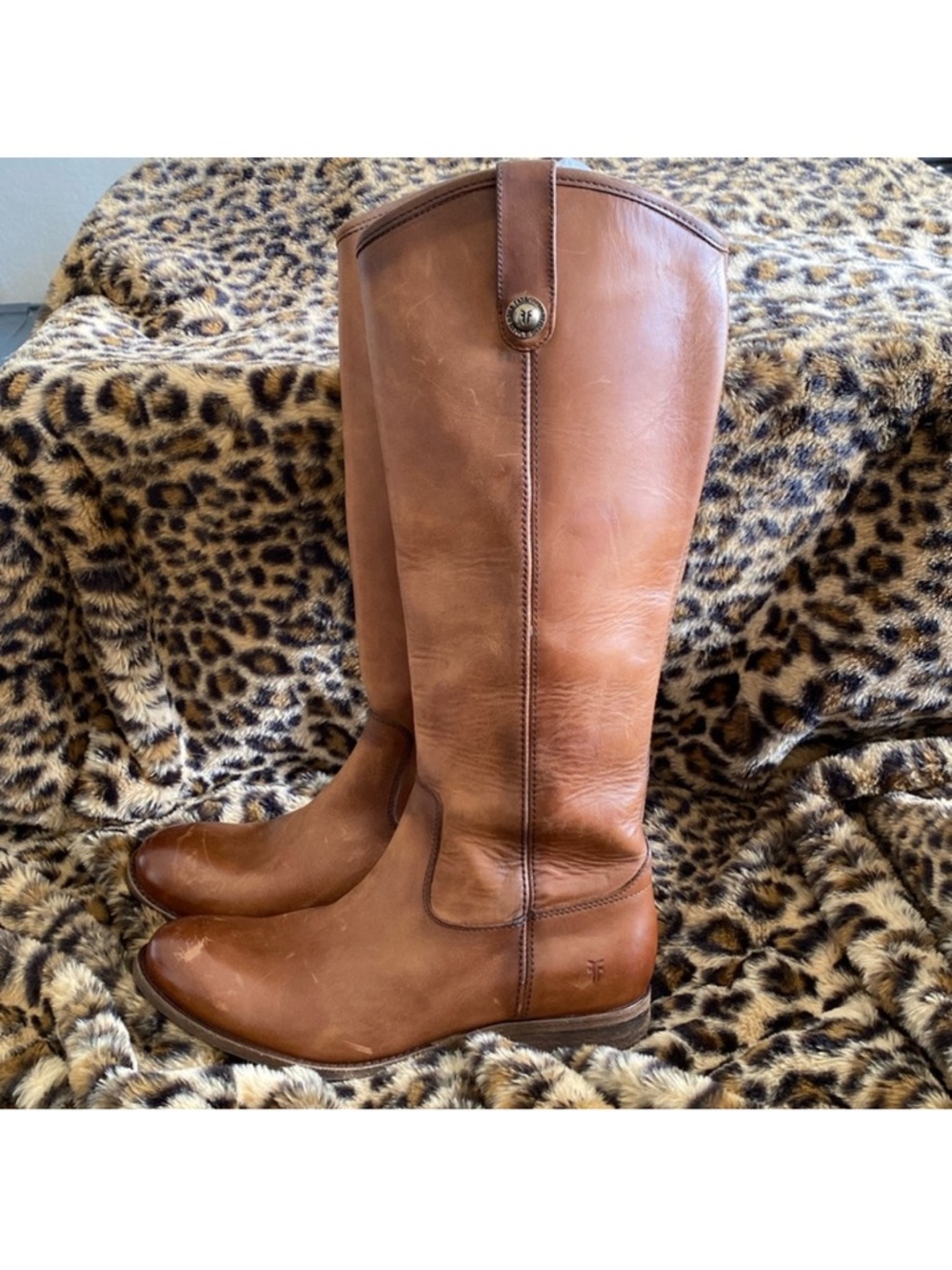 Brand New Frye Mellisa button size 8 riding boots